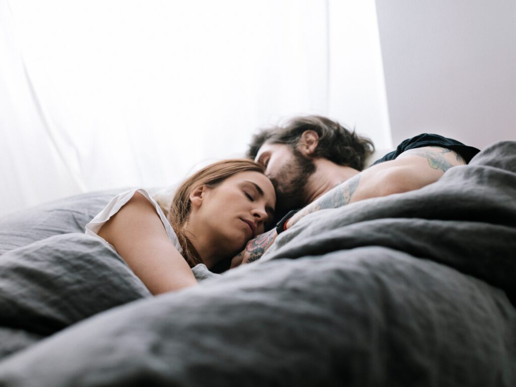Mơ thấy quan hệ: giải mã giấc mơ và ý nghĩa tâm lý – tâm linh Mơ thấy quan hệ: giải mã giấc mơ và ý nghĩa tâm lý – tâm linh