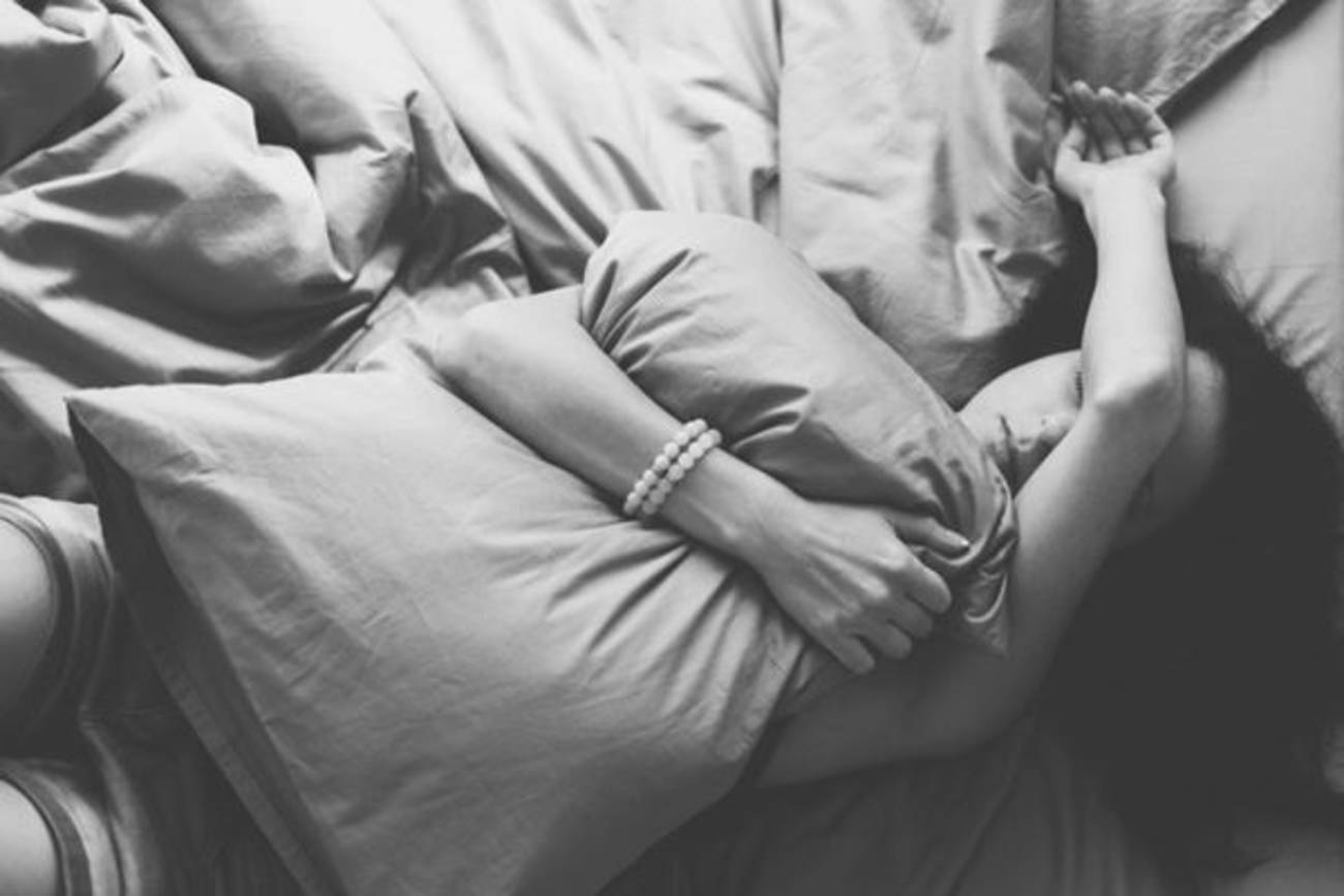 Mơ thấy ngoại tình: Giải mã ý nghĩa và điềm báo trong từng trường hợp