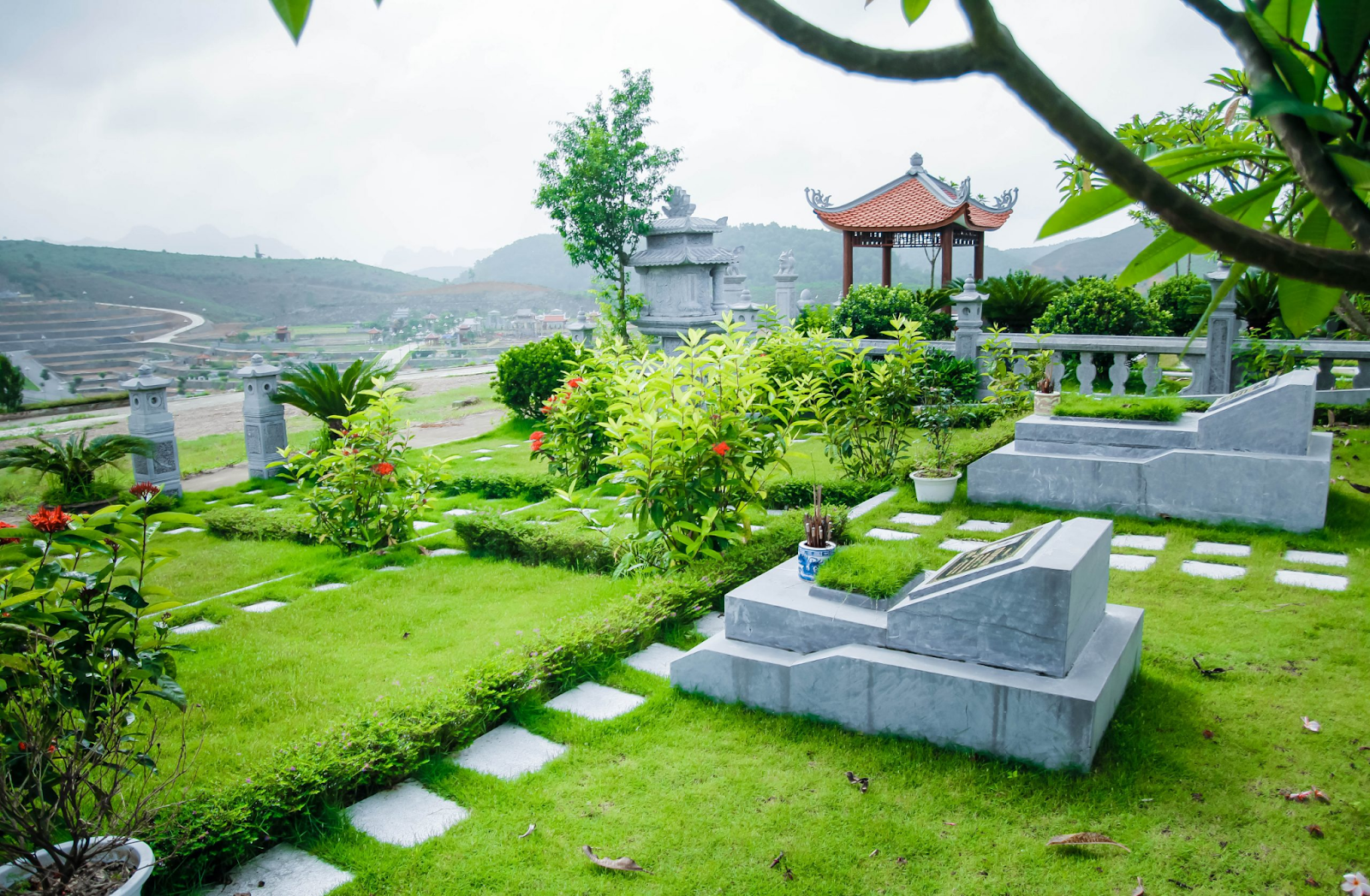 Mơ thấy mồ mả: Giải mã ý nghĩa và điềm báo trong từng trường hợp